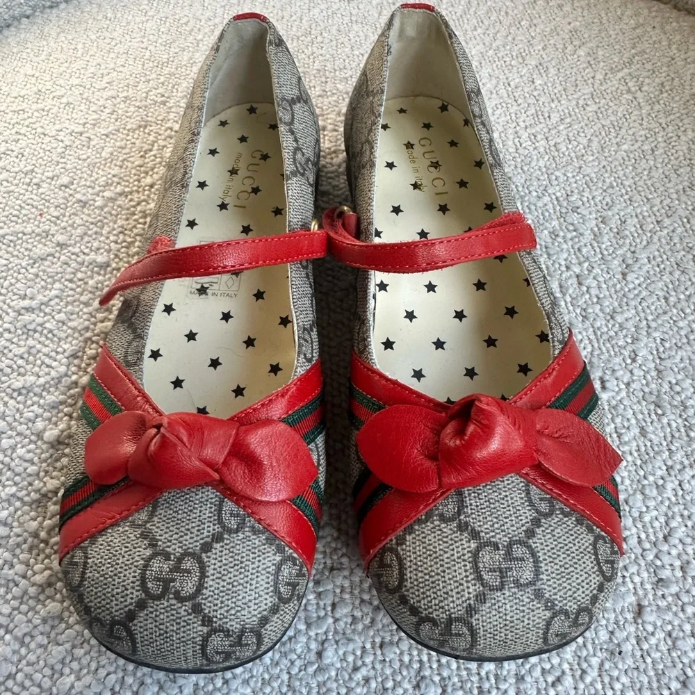 GUCCI ballet shoes with red bow size 31